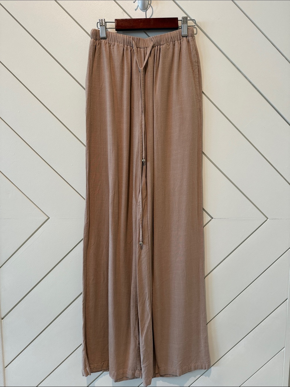 Lilla P Relaxed Drawstring Waist Pants - Taupe